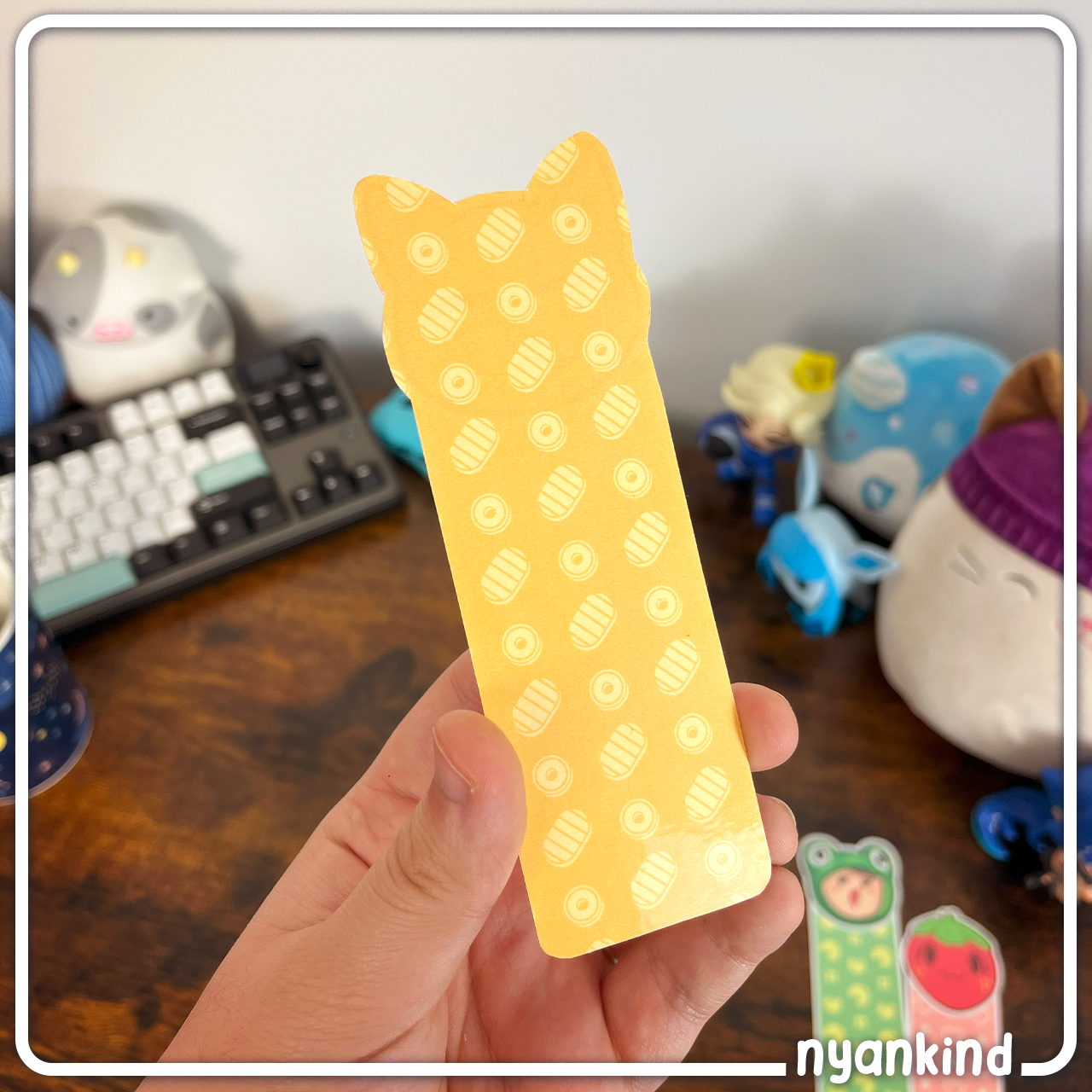 Gold Cat | Laminated Bookmark